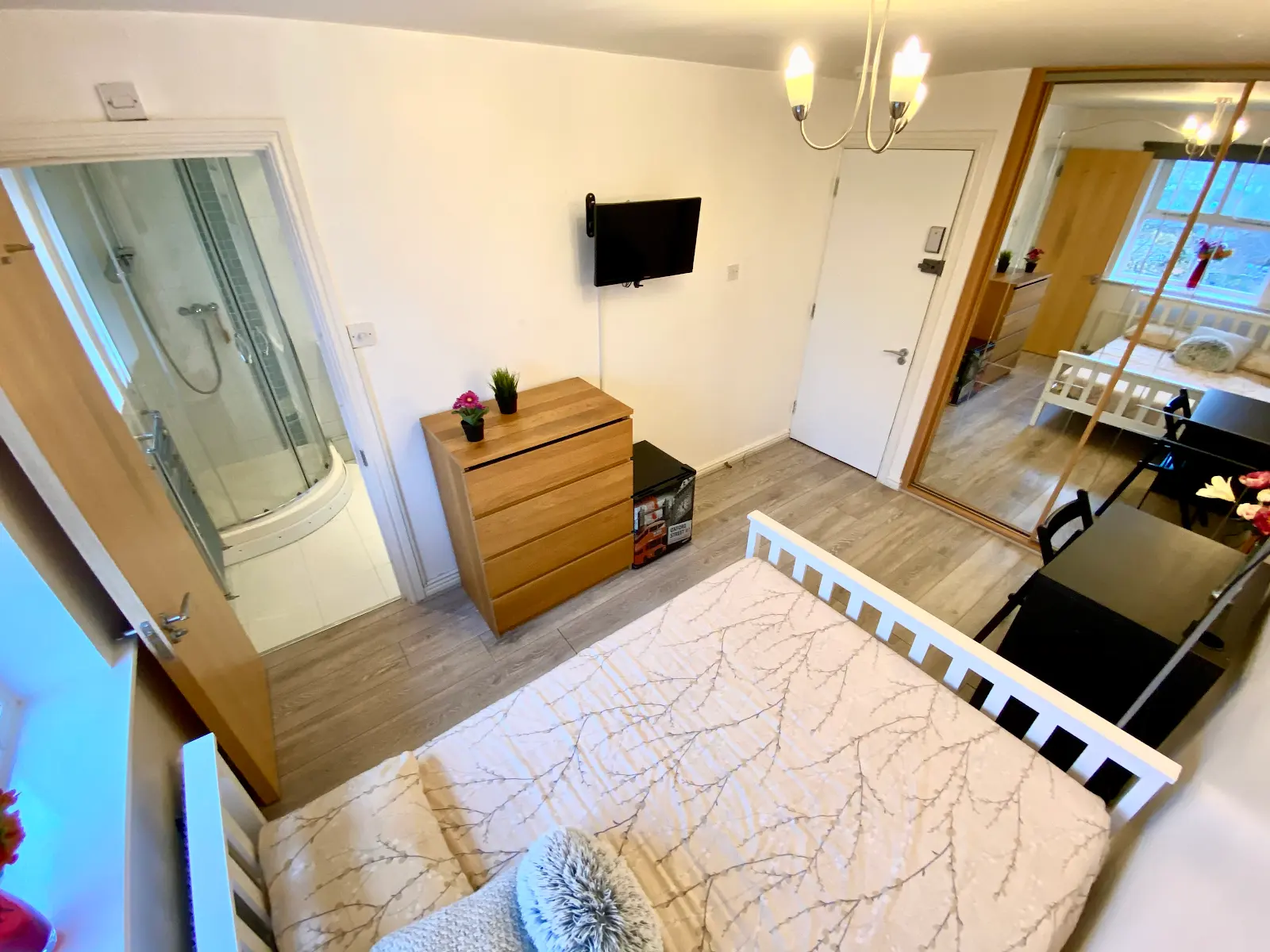 Double room near Westferry